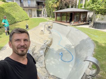 Nettoyage complet Piscine à Montreux 